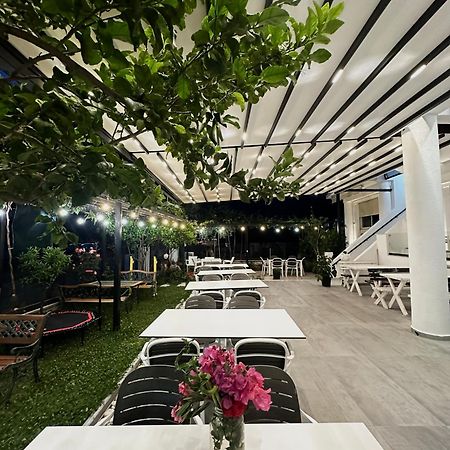 Hotel Kristal Borsh Bagian luar foto