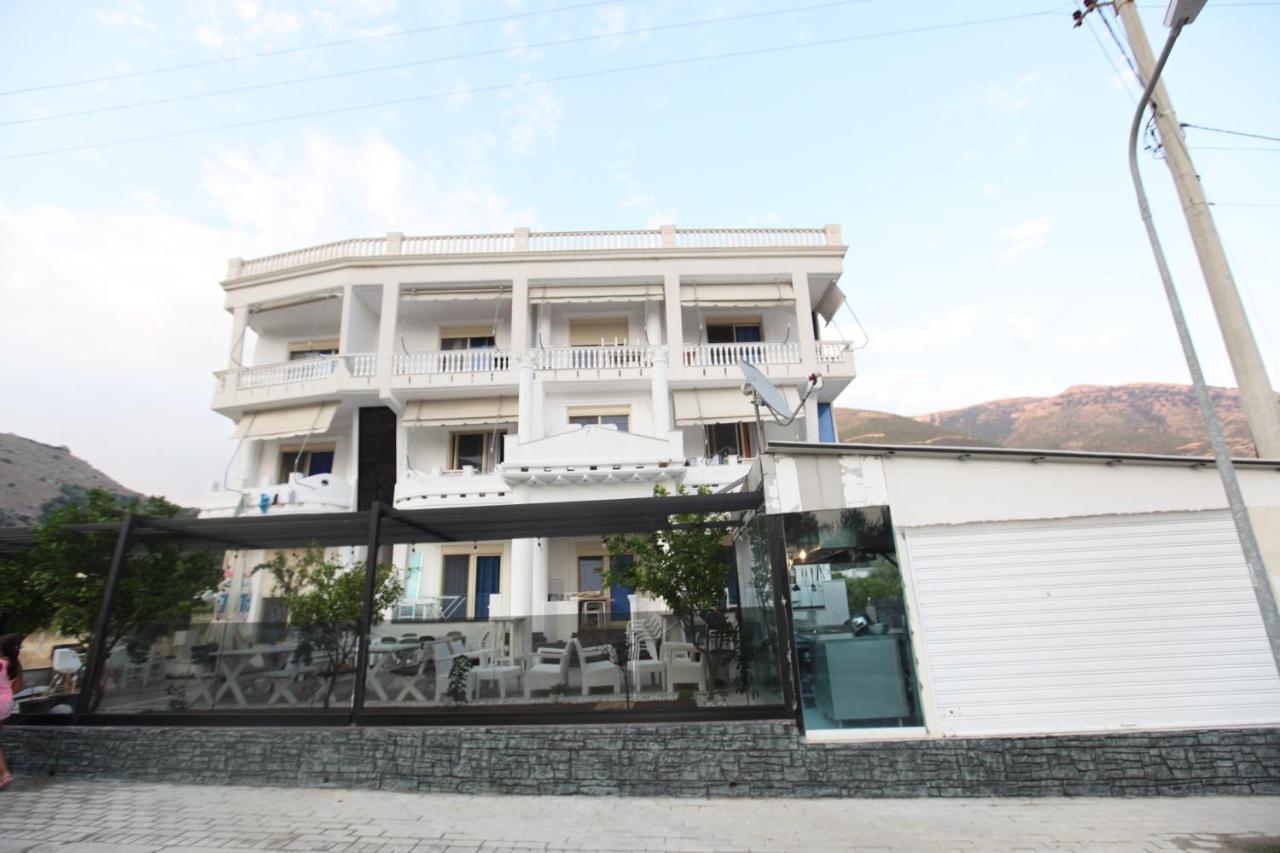 Hotel Kristal Borsh Bagian luar foto
