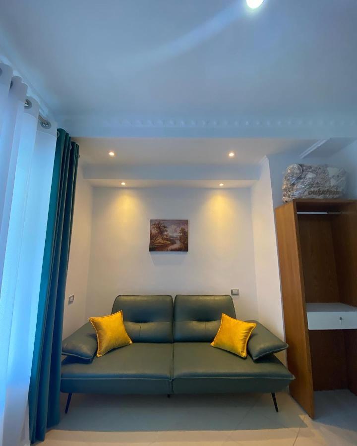 Hotel Kristal Borsh Bagian luar foto