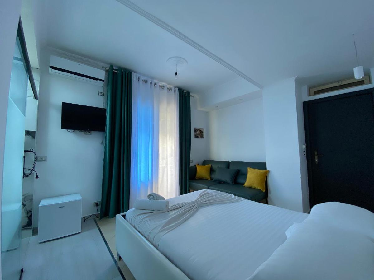 Hotel Kristal Borsh Bagian luar foto