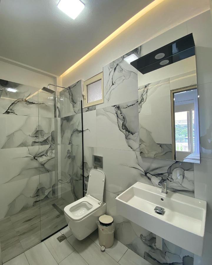 Hotel Kristal Borsh Bagian luar foto