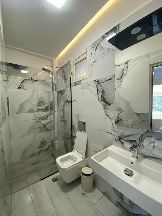 Hotel Kristal Borsh Bagian luar foto