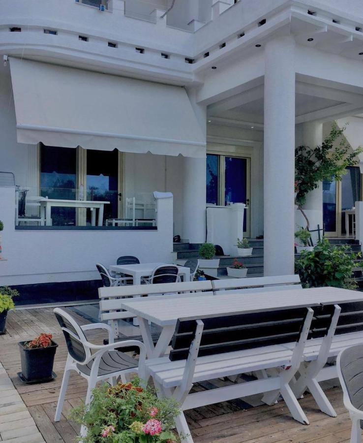 Hotel Kristal Borsh Bagian luar foto