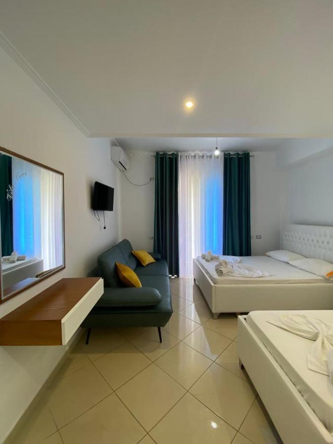 Hotel Kristal Borsh Bagian luar foto