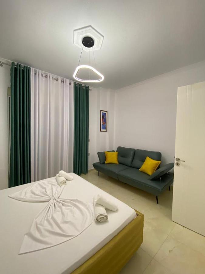 Hotel Kristal Borsh Bagian luar foto