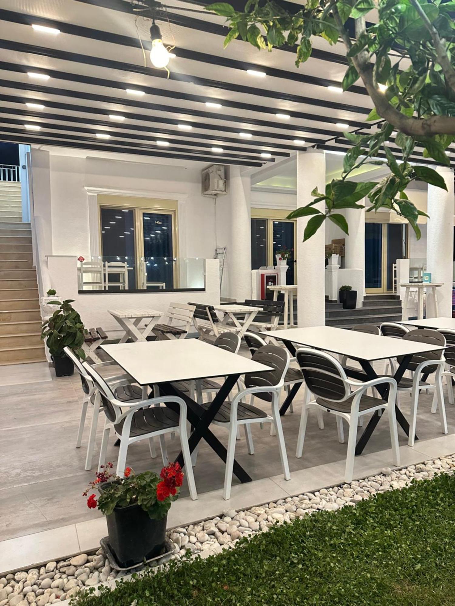 Hotel Kristal Borsh Bagian luar foto