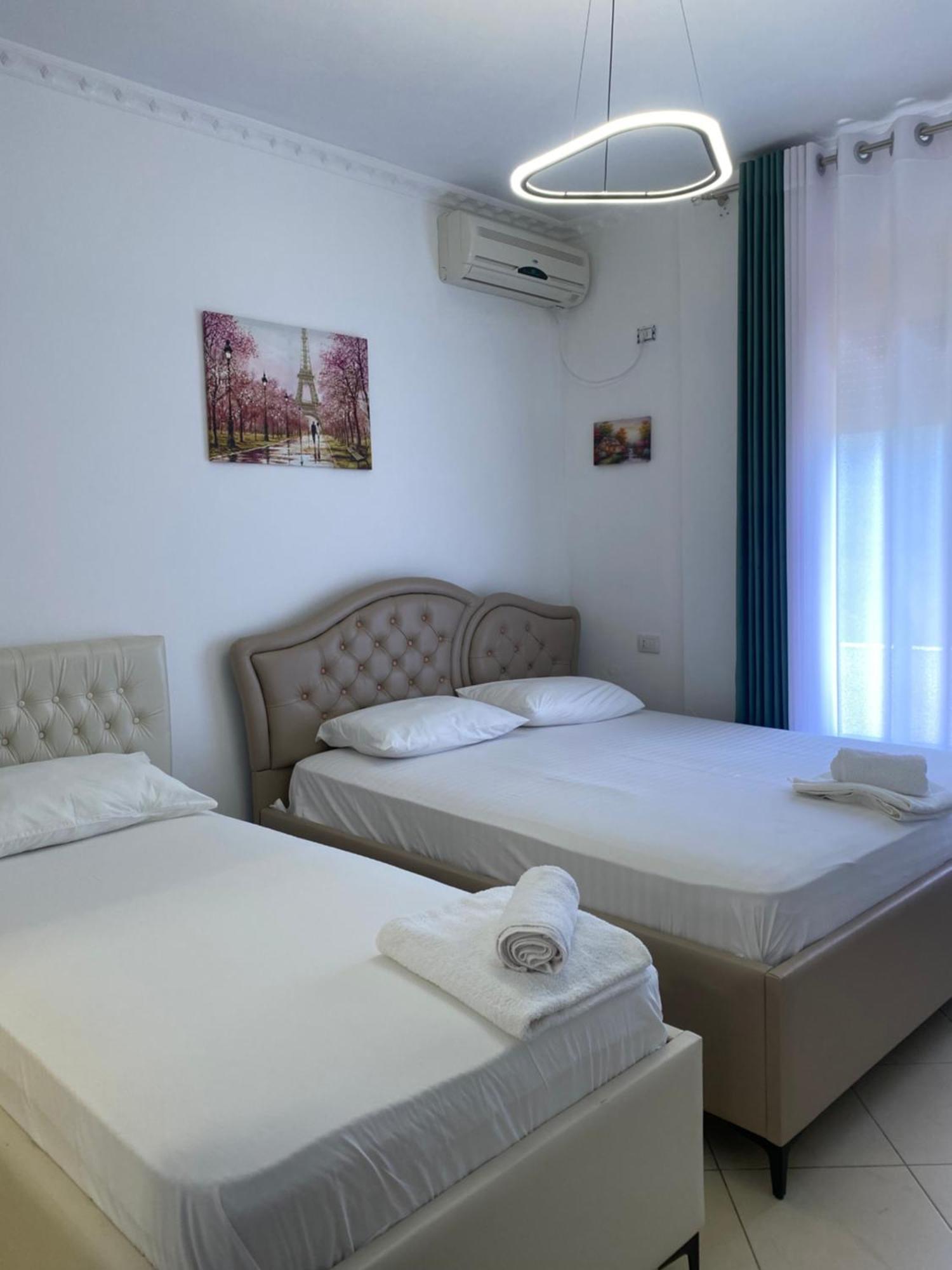 Hotel Kristal Borsh Bagian luar foto