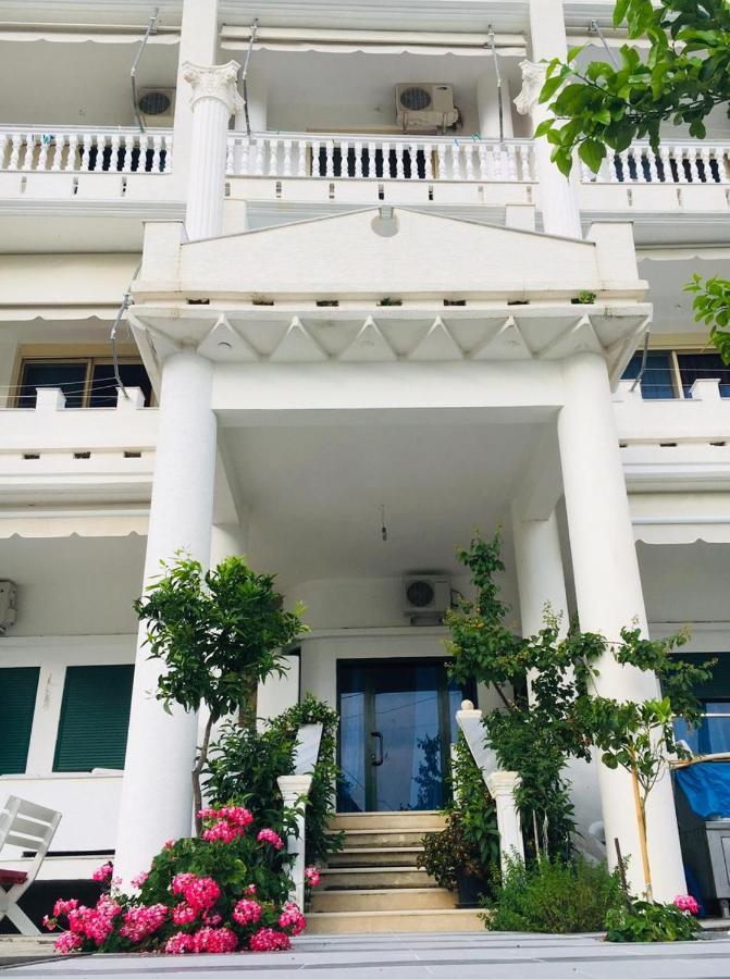 Hotel Kristal Borsh Bagian luar foto